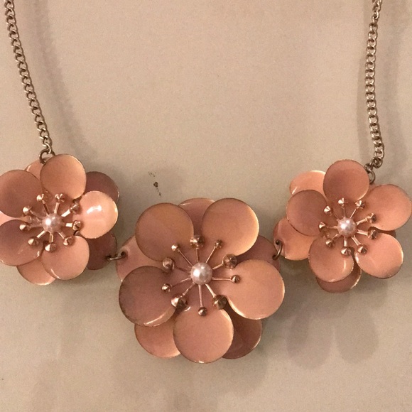 Francesca’s Pink Flower Necklace - Picture 2 of 2